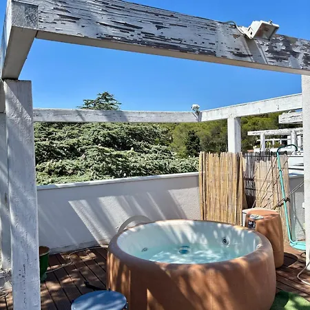 South Terrace-sea View -jacuzzi- - 4 Guests Apartmán *